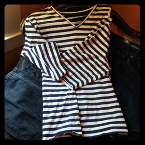 4x Liz&Me Navy/White stripe V Neck Tee